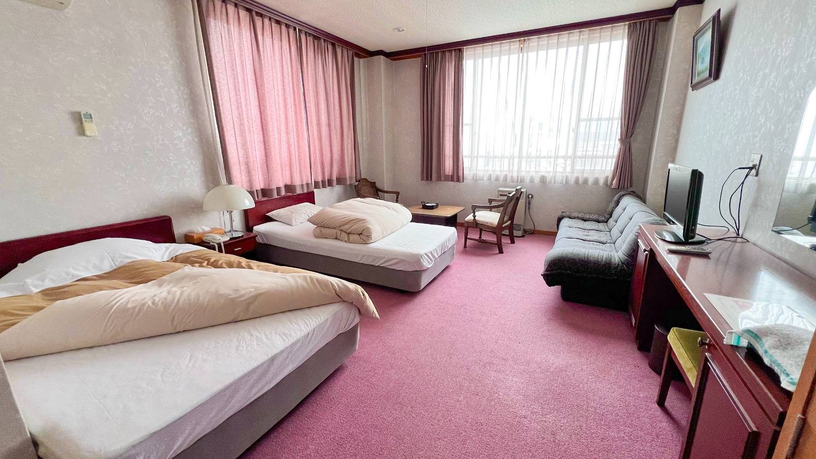 Western style room. There are two of these rooms.